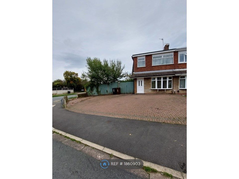 3 bed semidetached house to rent in Burley Crescent, Wigan WN3, £900