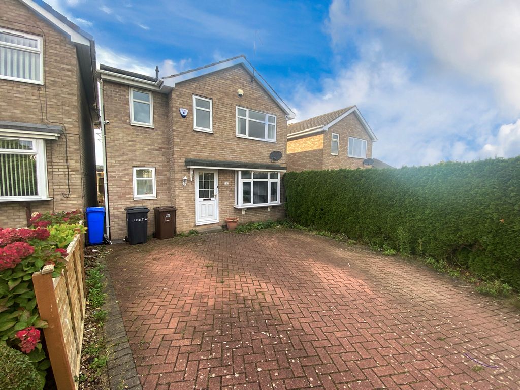 4 bed detached house to rent in Middlecliff Close, Waterthorpe