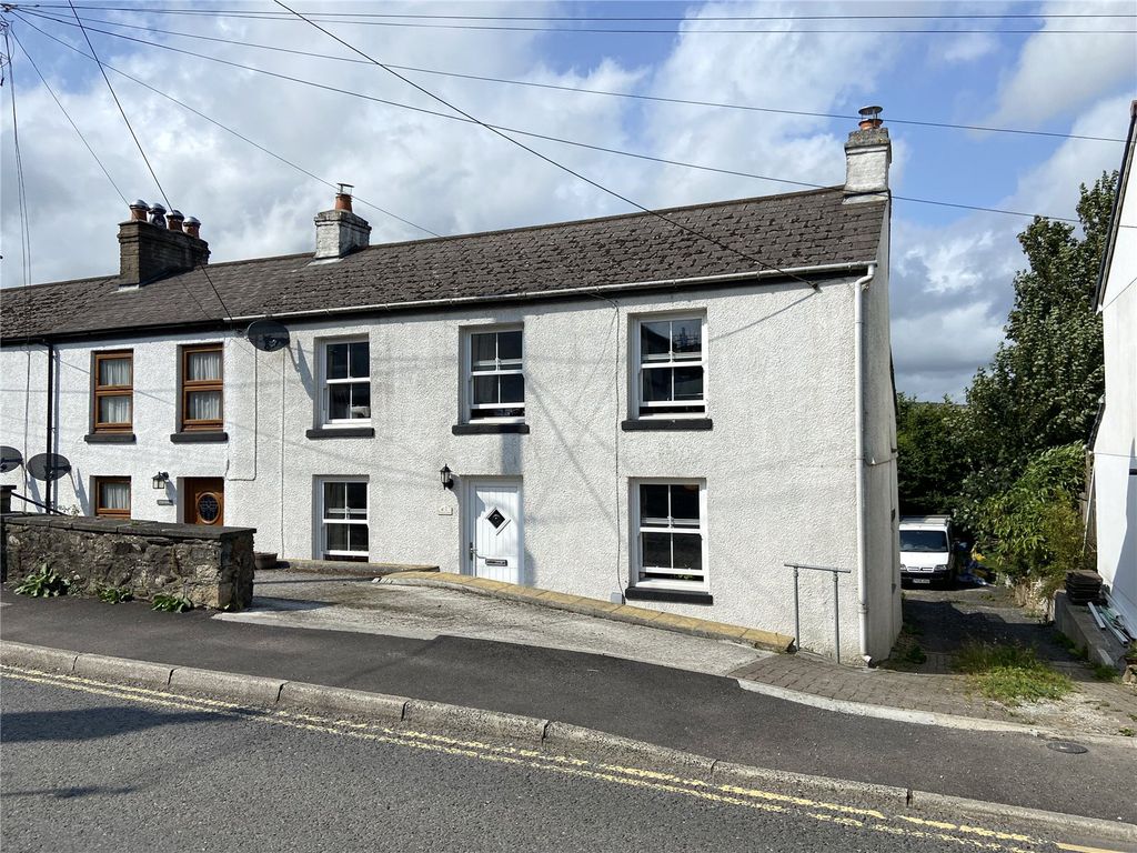 3 bed end terrace house for sale in Fore Street, St. Cleer, Liskeard