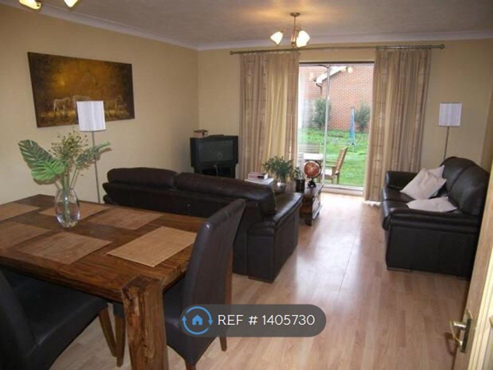 3 bed semidetached house to rent in Snipe Close, Erith DA8 Zoopla