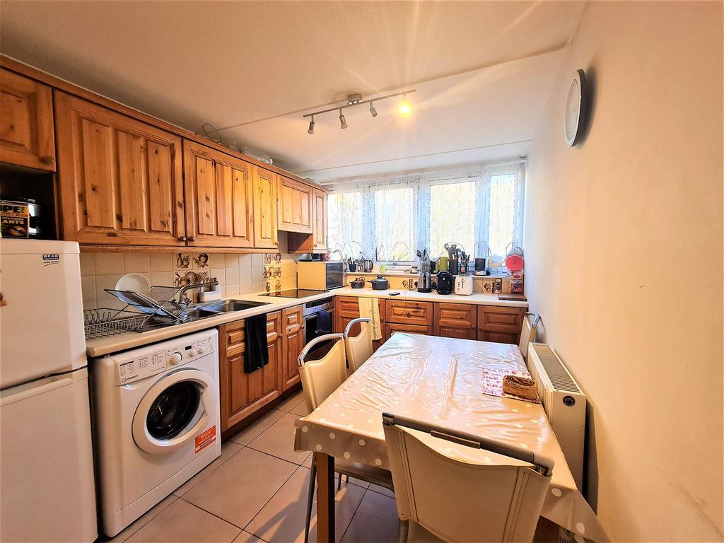 Francis Chichester Way London SW11