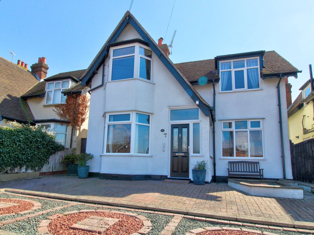 3 bed detached house for sale in Garrison Lane, Felixstowe IP11 Zoopla