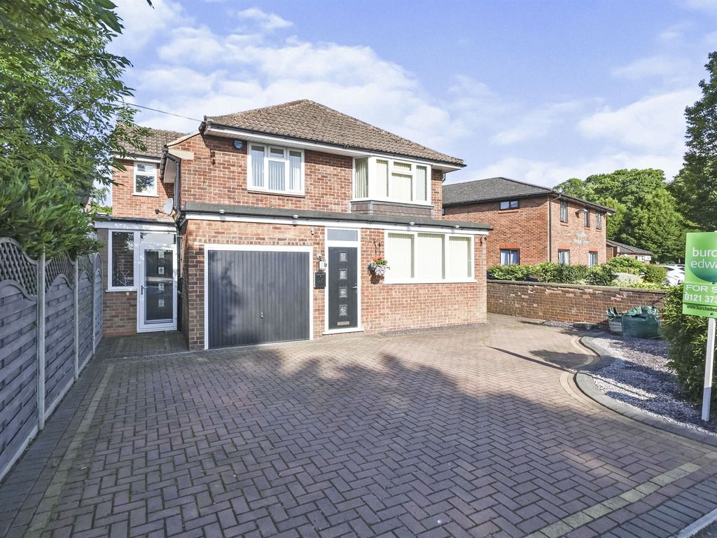 4 bed detached house for sale in Whitehouse Common Road, Sutton