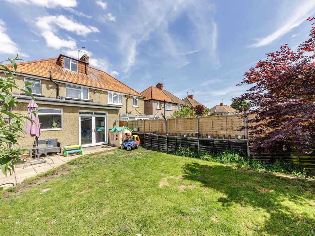 4 bed semidetached house for sale in Vernon Road, Feltham TW13 Zoopla