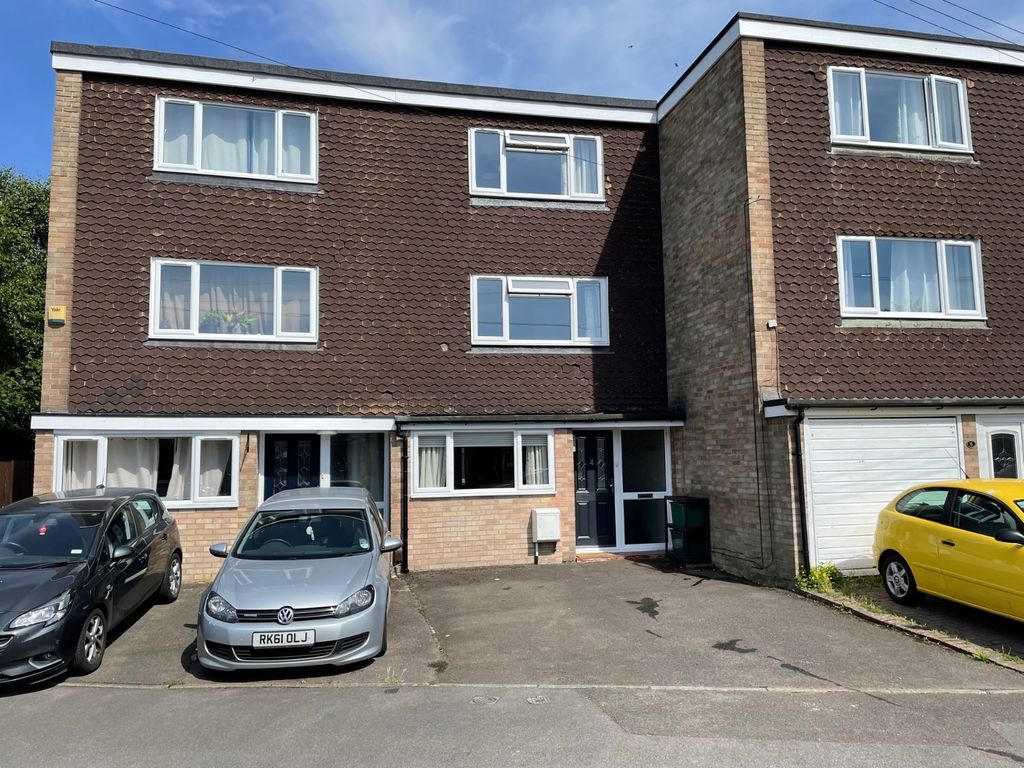 4 bed terraced house for sale in Old Newtown Road, Newbury RG14 Zoopla