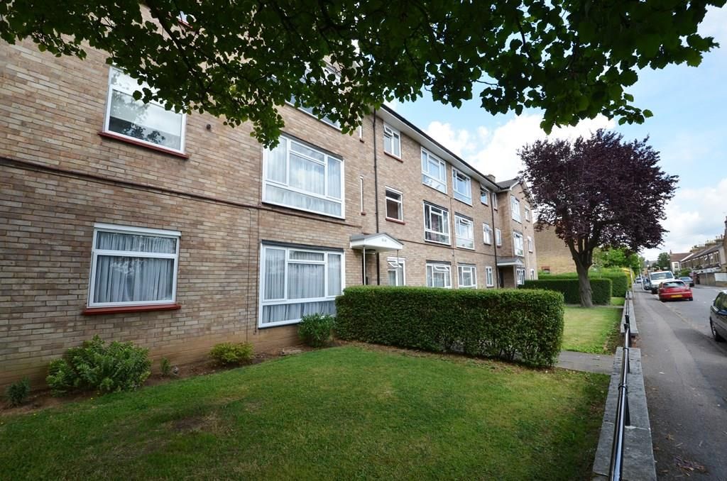 2 bed flat to rent in Elthorne Road, Uxbridge UB8 Zoopla