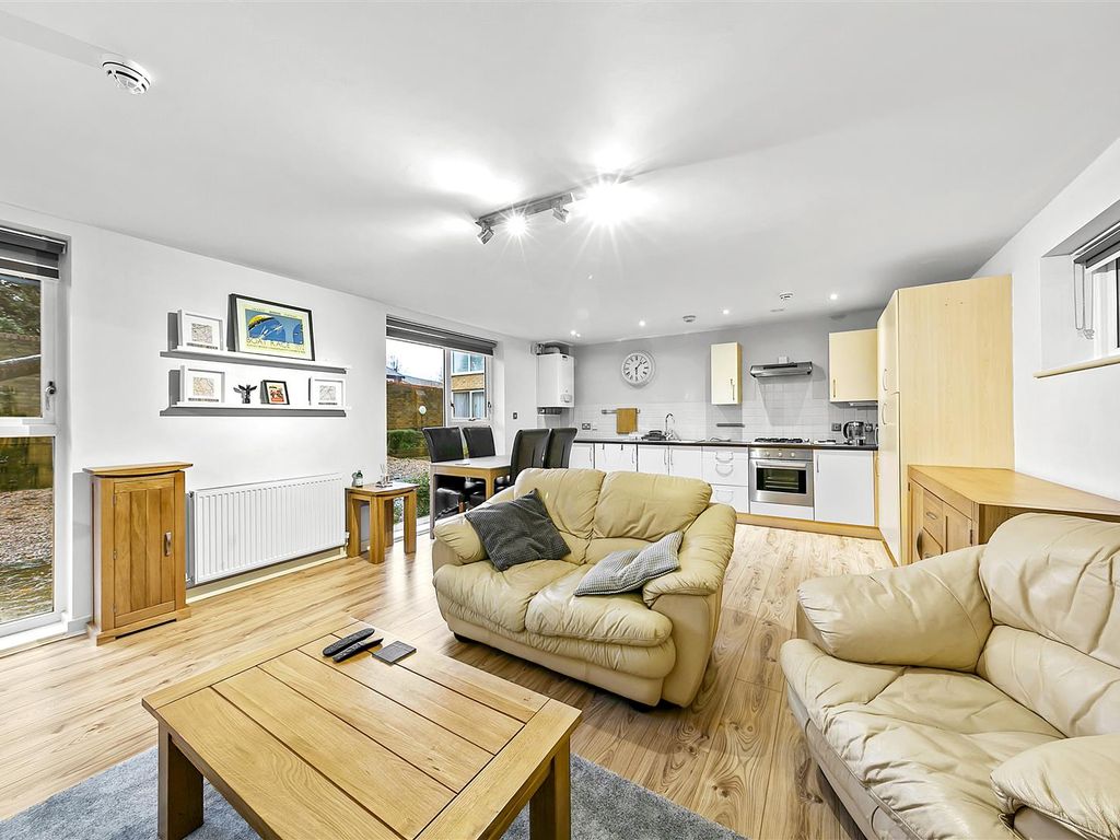 1 bed flat for sale in Waldegrave Road, Teddington TW11, £335,000 Zoopla