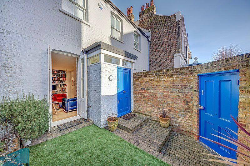 2 bed end terrace house for sale in Christchurch Hill, London NW3, £