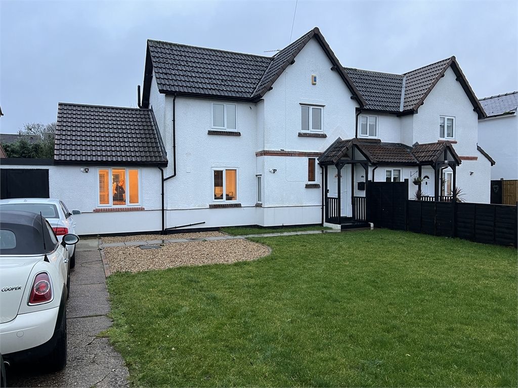 3 bed semidetached house for sale in Winthorpe Road, Newark