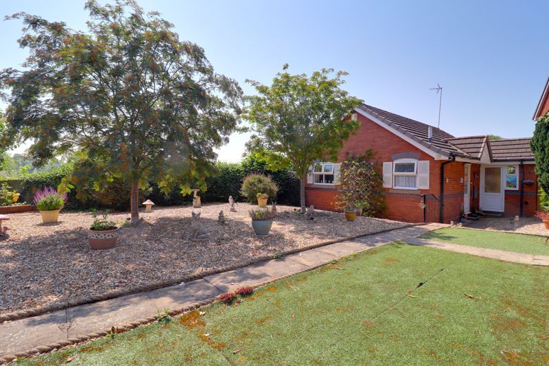 2 bed detached bungalow for sale in Pintail Close, Silkmore, Stafford