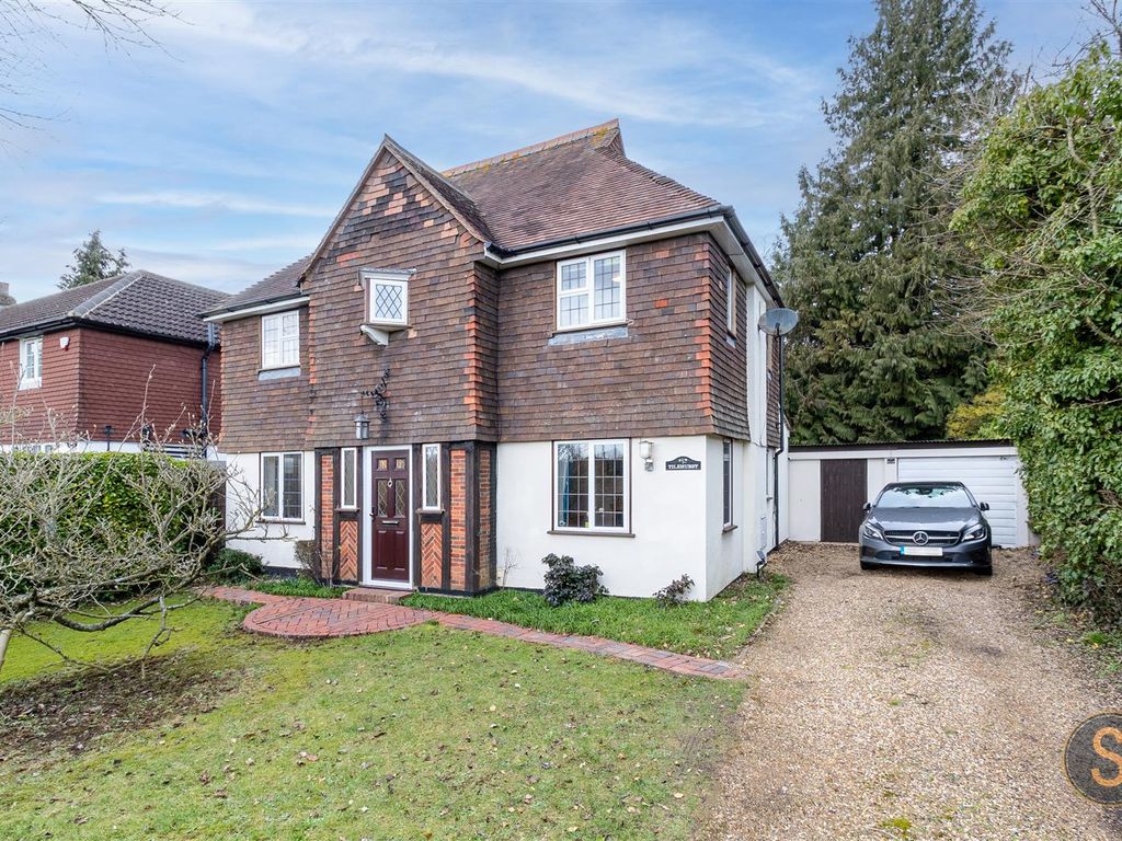 4 bed detached house for sale in Chipperfield Road, Kings Langley WD4
