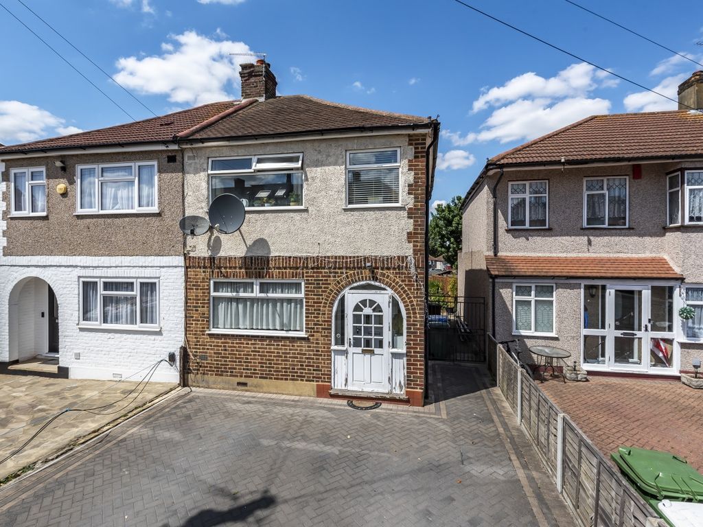 3 bed semidetached house for sale in Lochmere Close, Erith DA8 Zoopla