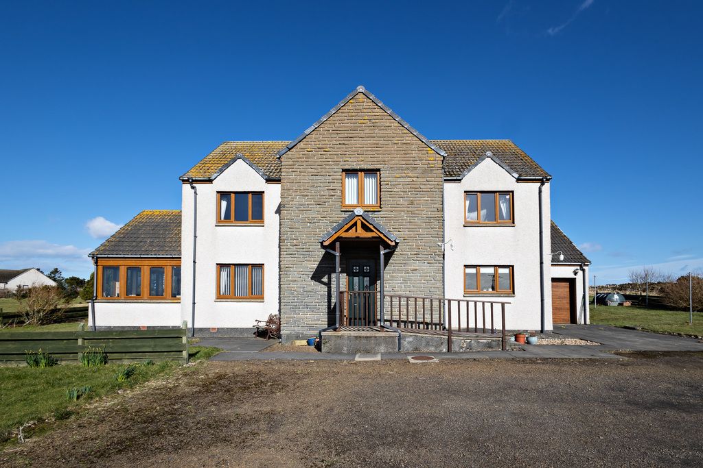 4 bed detached house for sale in Castletown, Thurso KW14, £325,000 Zoopla