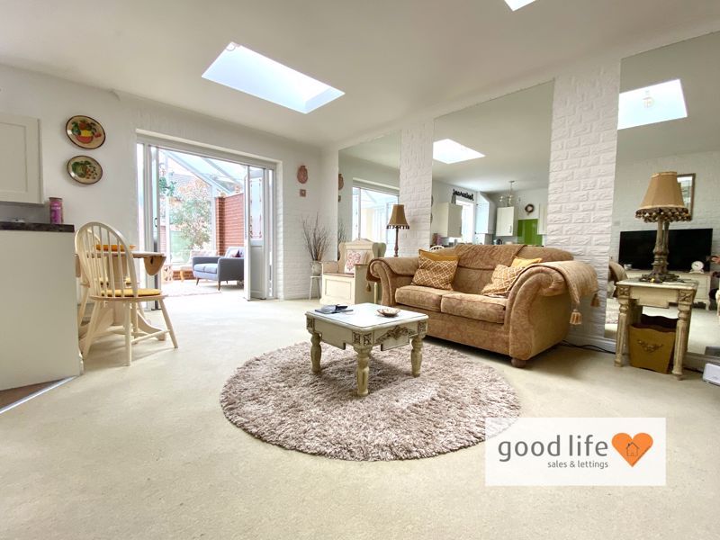 2 bed detached bungalow for sale in Hoyle Fold, Hall Farm, Sunderland