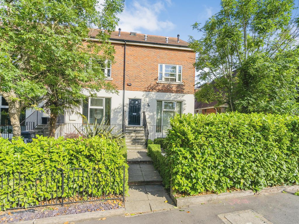 4 bed town house for sale in High Road, Broxbourne EN10 Zoopla