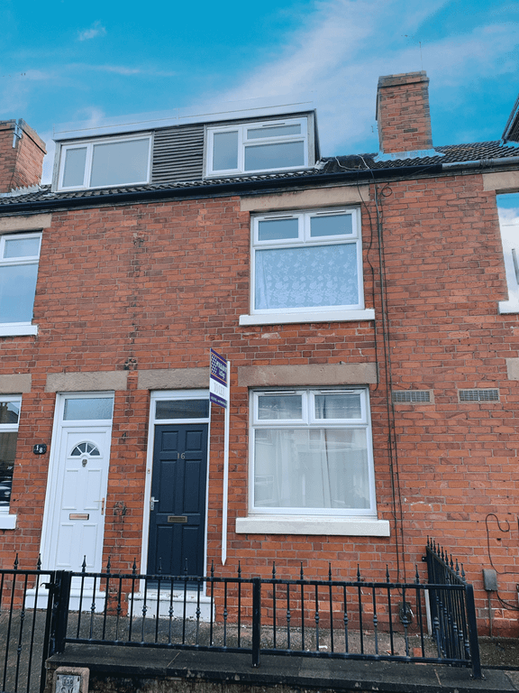 3 bed terraced house to rent in Forest Road, SuttonInAshfield NG17
