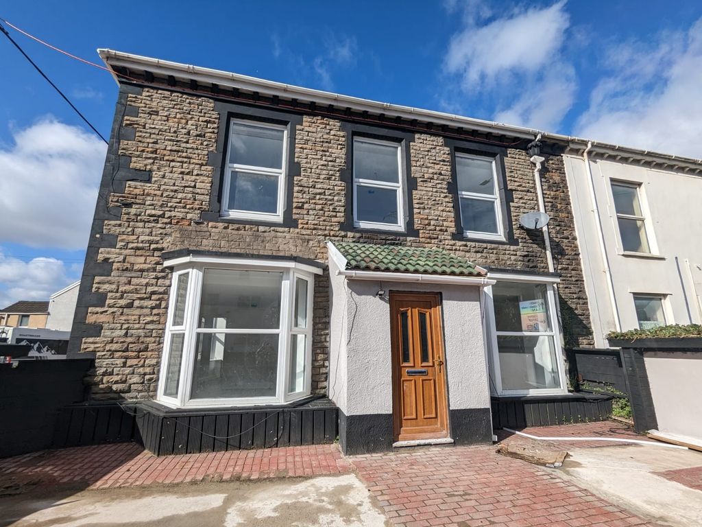 2 bed flat to rent in Neath Road, Briton Ferry, Neath, Neath Port