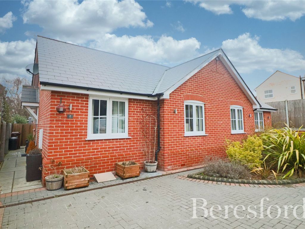 2 bed bungalow for sale in Back Waterside Lane, Brightlingsea CO7 Zoopla