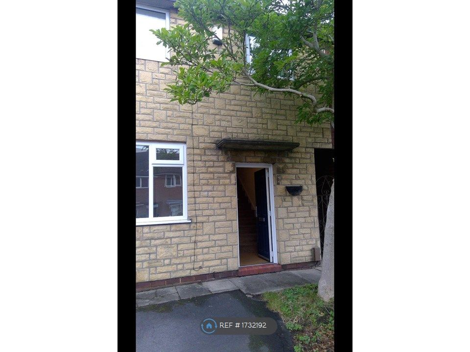 3 bed semidetached house to rent in Hawes Avenue, Farnworth, Bolton