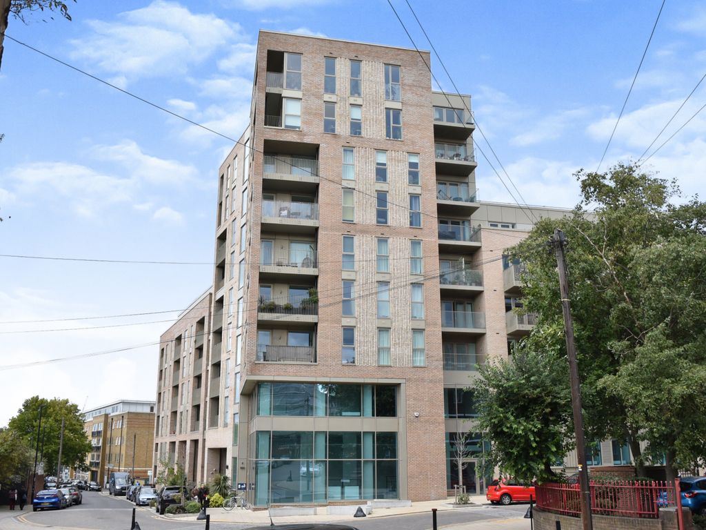 3 bed flat for sale in Goodwood Road, London SE14 Zoopla