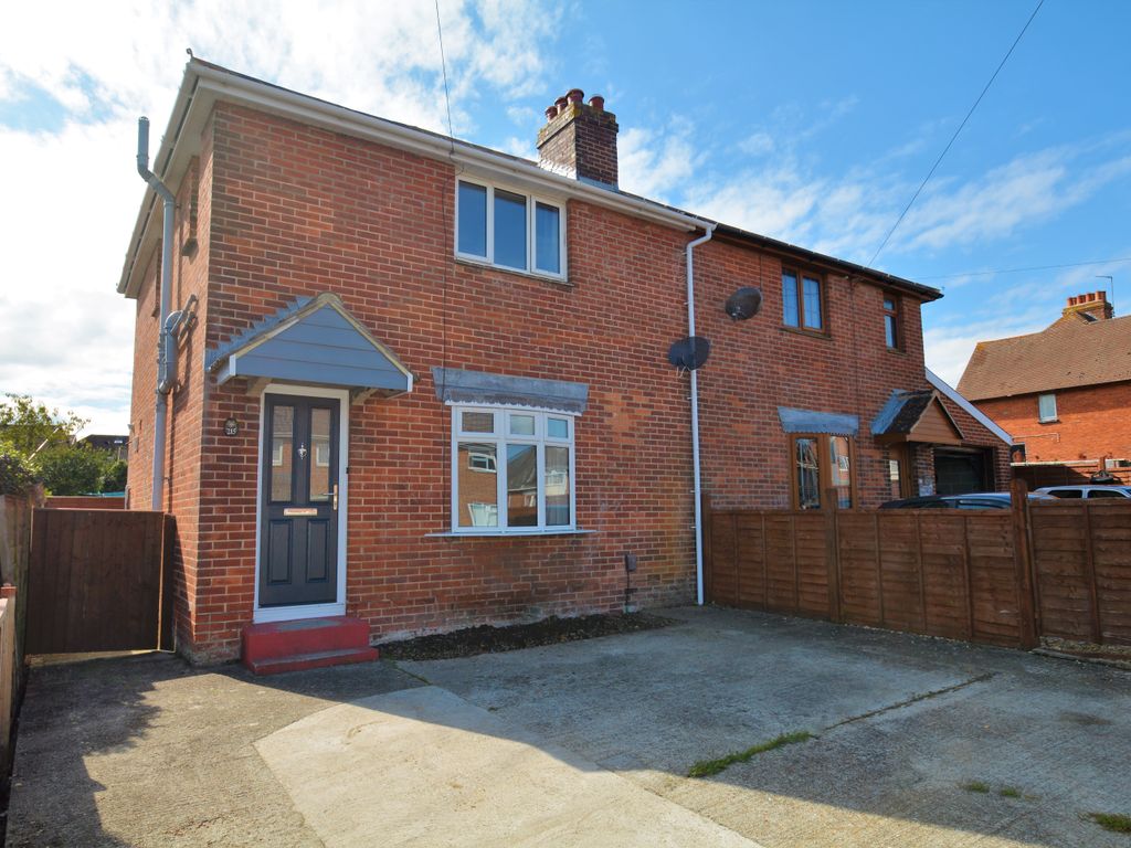 3 bed semidetached house to rent in Mill Hill Road, Cowes PO31 Zoopla