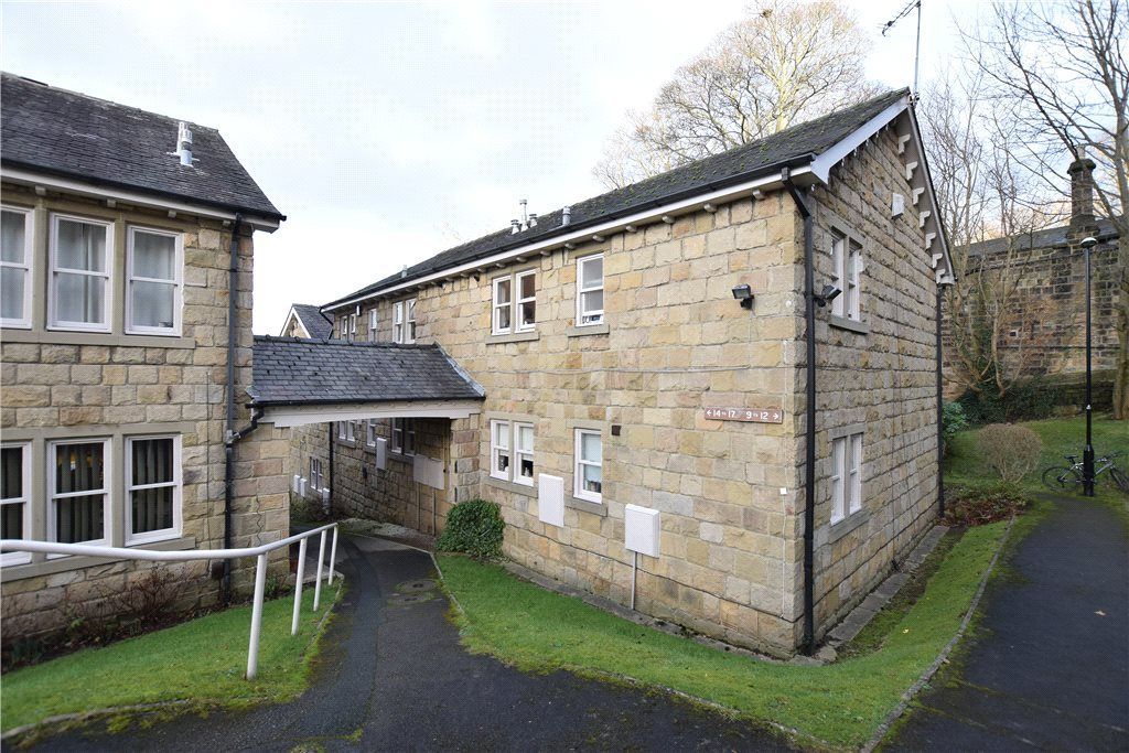 2 bed flat to rent in Stonelea Court, Alma Road, Headingley, West