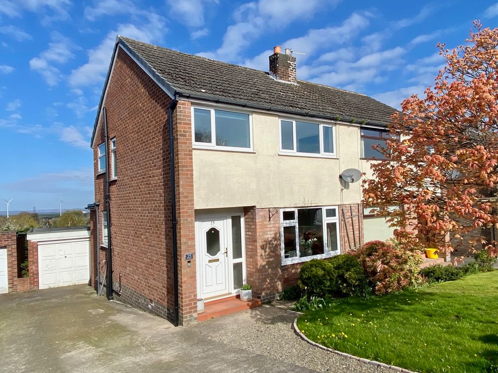 3 bed semidetached house for sale in Thirlmere Close, Frodsham WA6, £