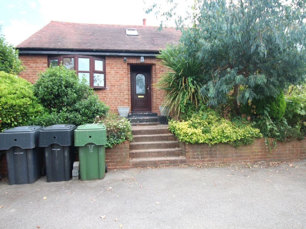3 bed bungalow to rent in Highfield Road, Bromsgrove, Worcestershire