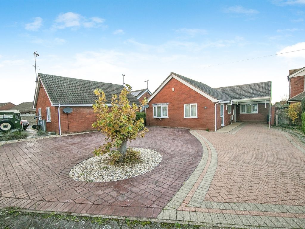 3 bed detached bungalow for sale in Sherwood Drive, ClactonOnSea CO15