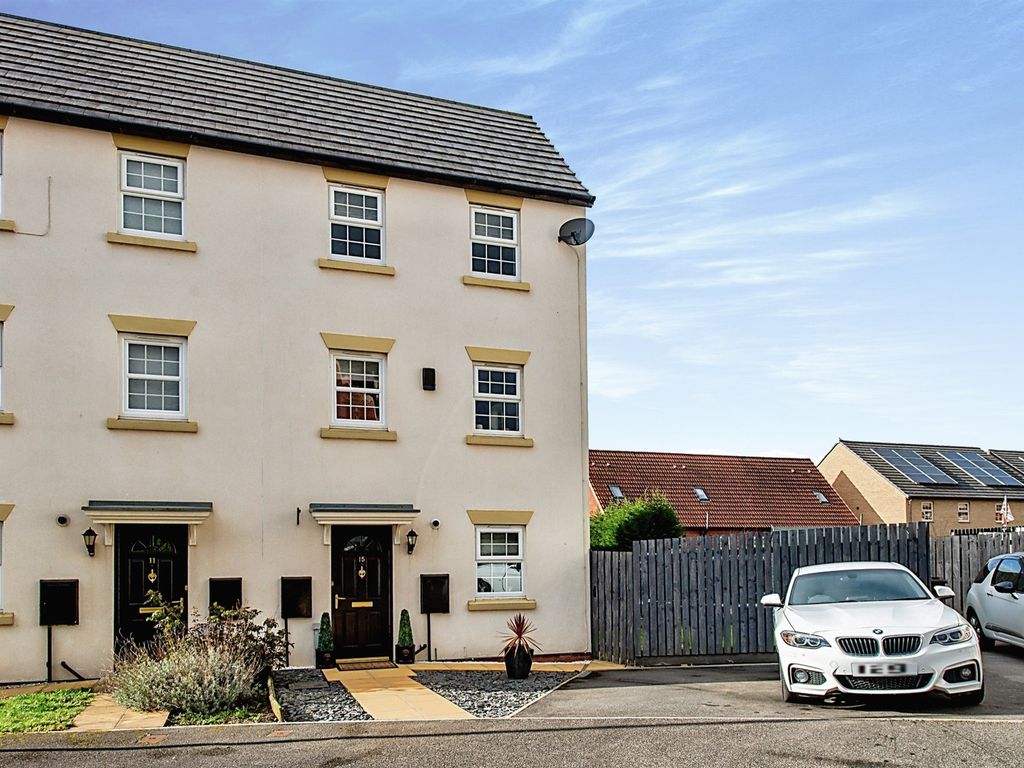 2 bed end terrace house for sale in Woodlock Road, Ackworth, Pontefract