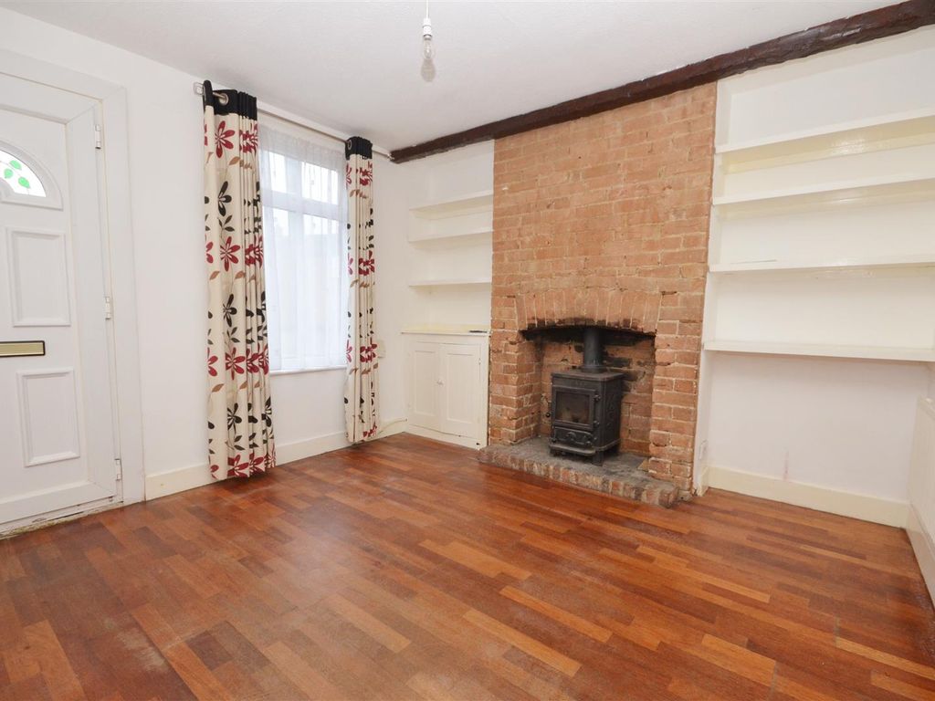 2 bed terraced house to rent in Dunstable Road, Toddington, Dunstable