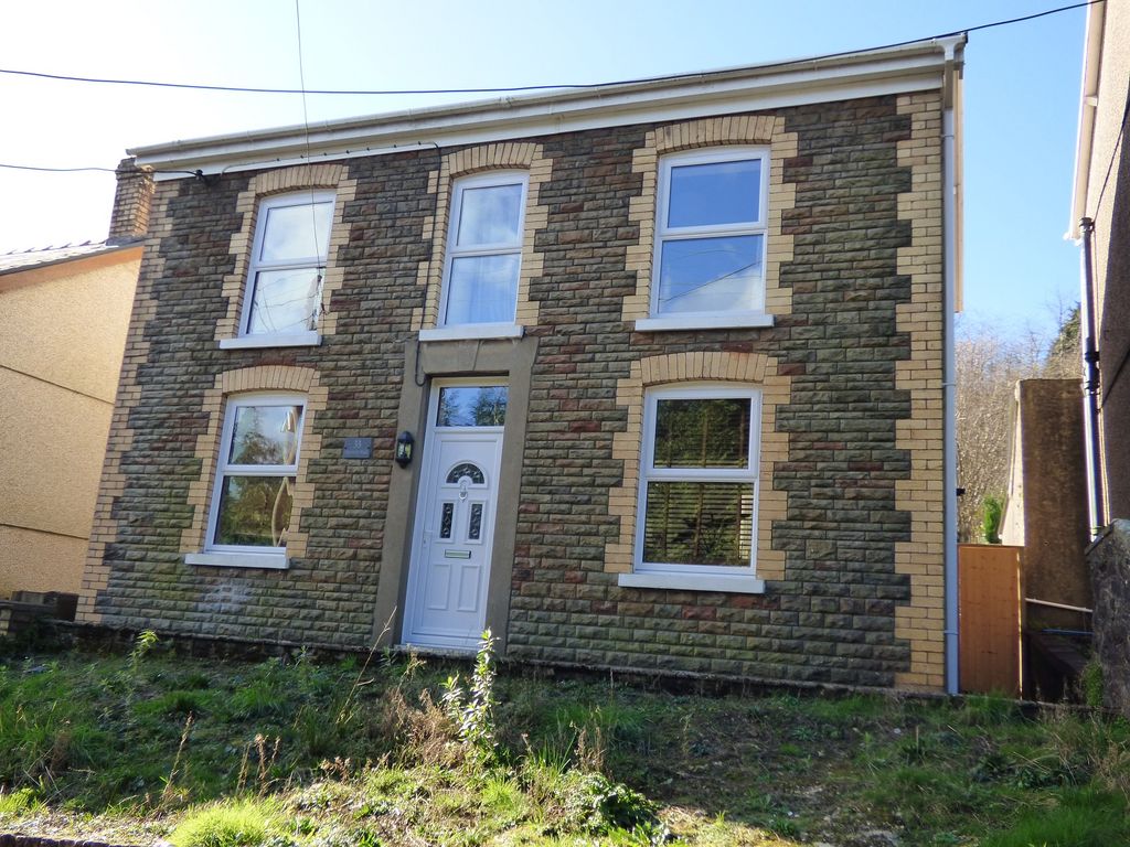 3 bed detached house for sale in Penywern Road, Ystalyfera, Swansea