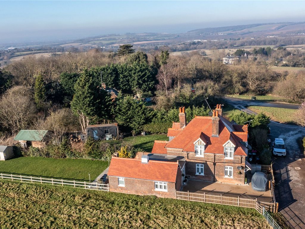 4 bed semidetached house for sale in Upshirebury Green, Upshire, Essex