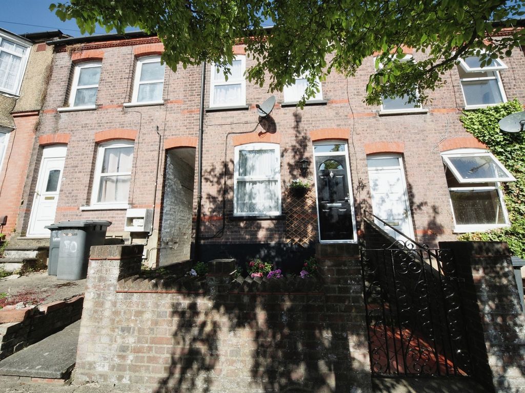 2 bed terraced house for sale in Ferndale Road, Luton LU1 Zoopla