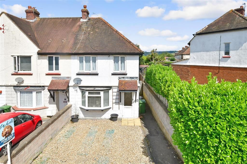 3 bed end terrace house for sale in Calder Road, Maidstone, Kent ME14