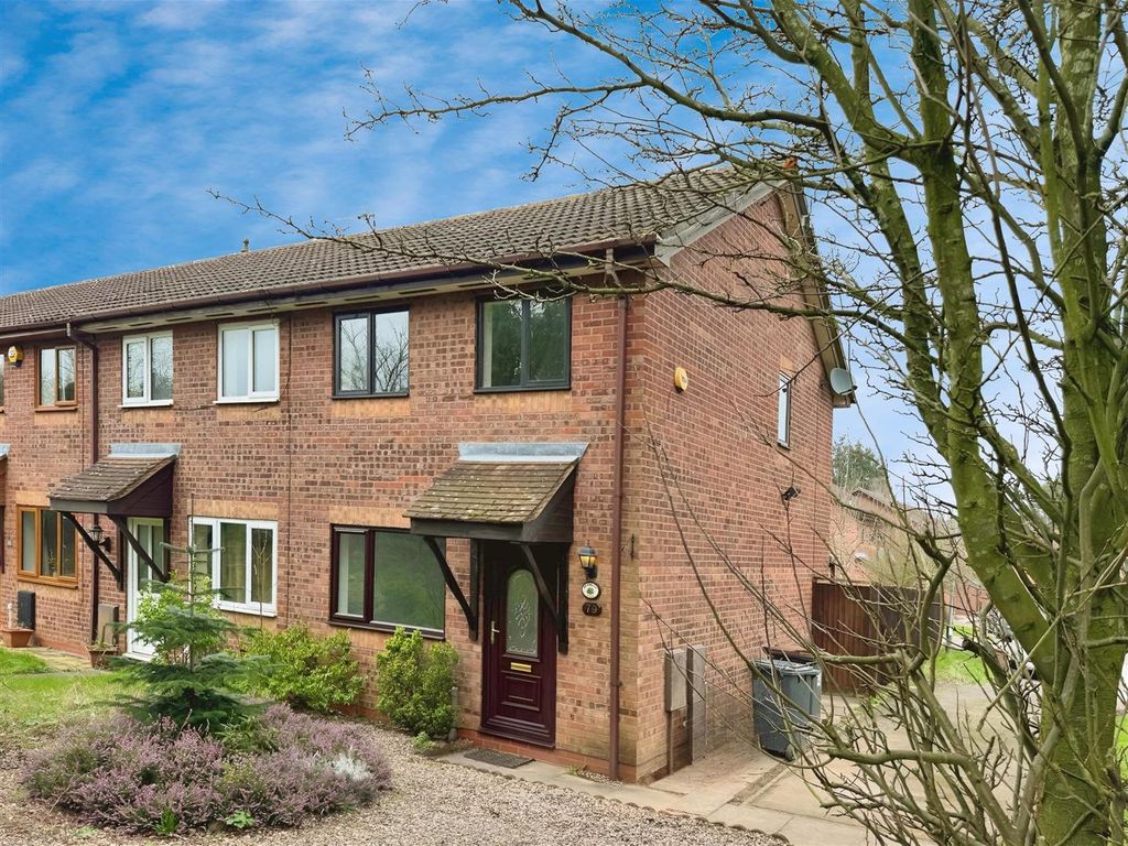 2 bed end terrace house to rent in Kenilworth Drive, Nuneaton CV11, £