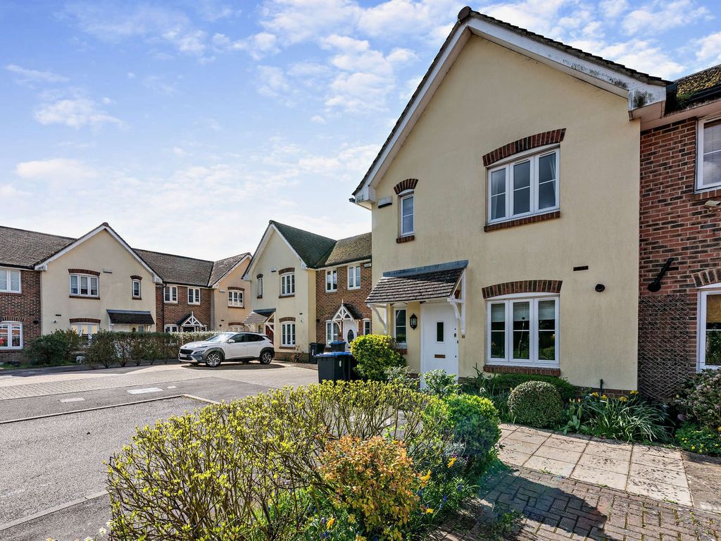 3 bed terraced house for sale in Smeeds Close, East Grinstead RH19, £435,000 Zoopla