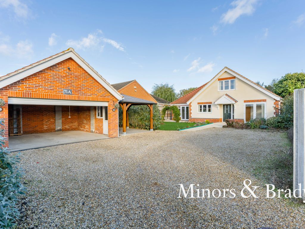 5 bed detached bungalow for sale in Blofield Corner Road, Little