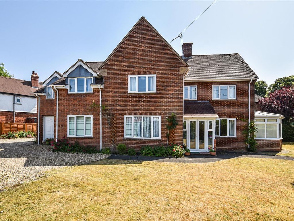 5 bed detached house for sale in Winchester Gardens, Andover SP10 Zoopla
