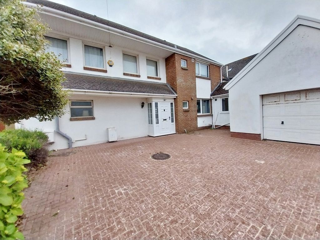 5 bed detached house for sale in Springfield Avenue, Porthcawl CF36, £