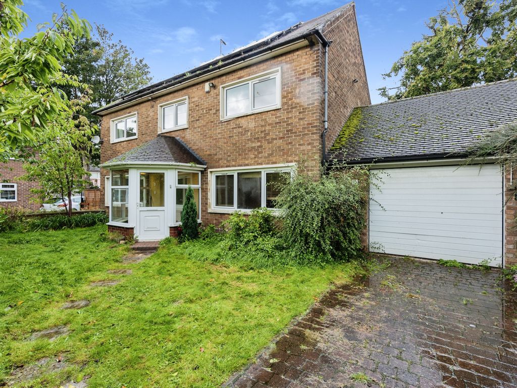 4 bed detached house for sale in Fawborough Road, Manchester M23, £