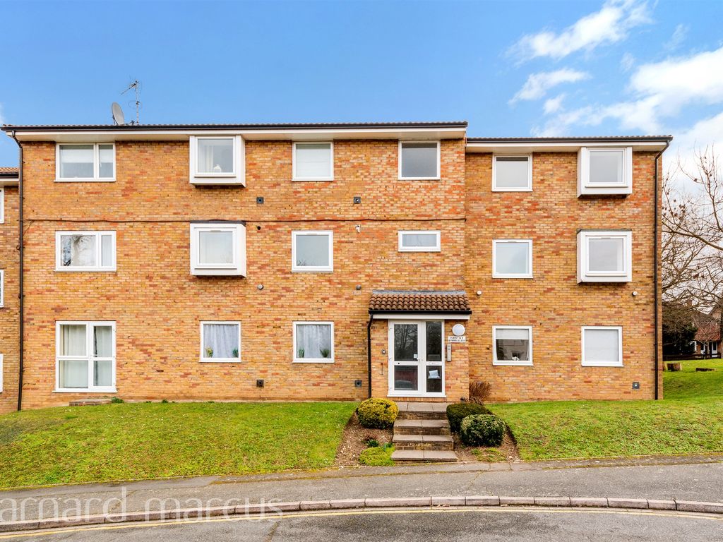 2 bed flat for sale in Parrs Close, Sanderstead, South Croydon CR2 Zoopla