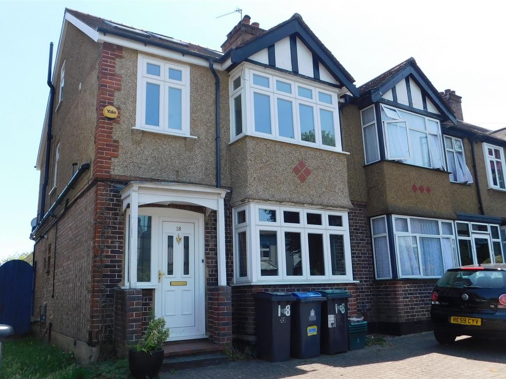 4 bed end terrace house to rent in Douglas Road, Surbiton KT6, £2,600
