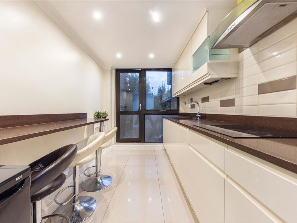 3 bed flat to rent in Tavistock Crescent, London W11 Zoopla