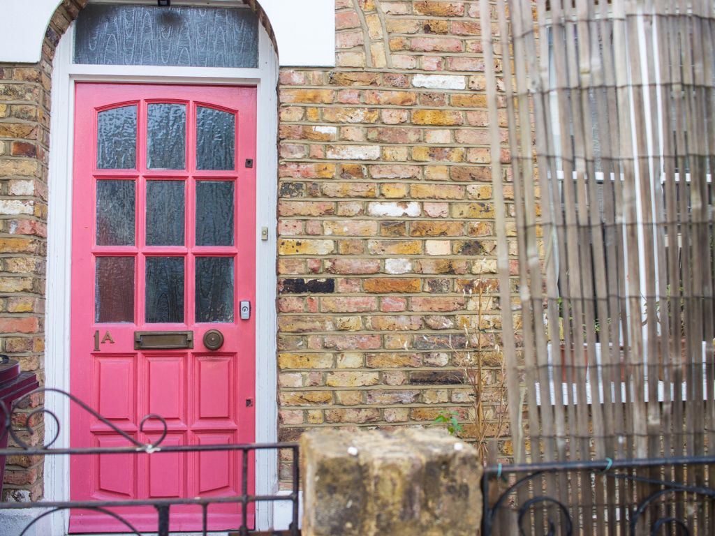 3 bed terraced house to rent in Lambton Rd, Finsbury Park/ Stroud Green