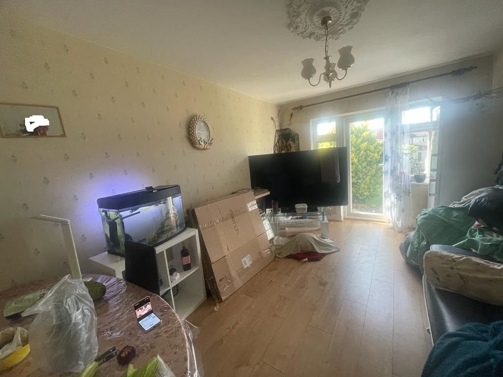 3 bed semidetached house to rent in Clitheroe Avenue, Harrow, Greater