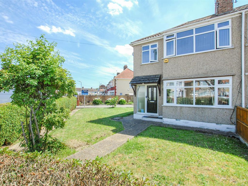 3 bed semidetached house for sale in Lynhurst Crescent, Uxbridge UB10
