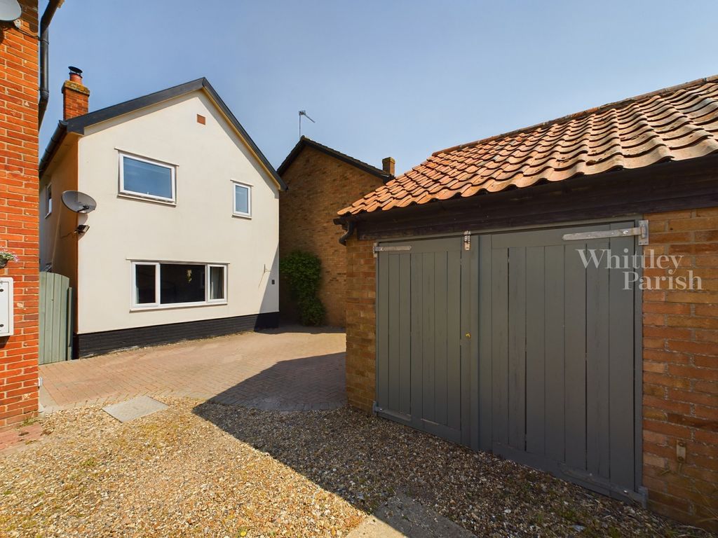 3 bed detached house for sale in Bailiwick Court, East Harling, Norwich