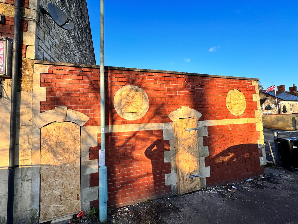 End terrace house for sale in Waterloo Road, Radstock BA3, £5,000 Zoopla