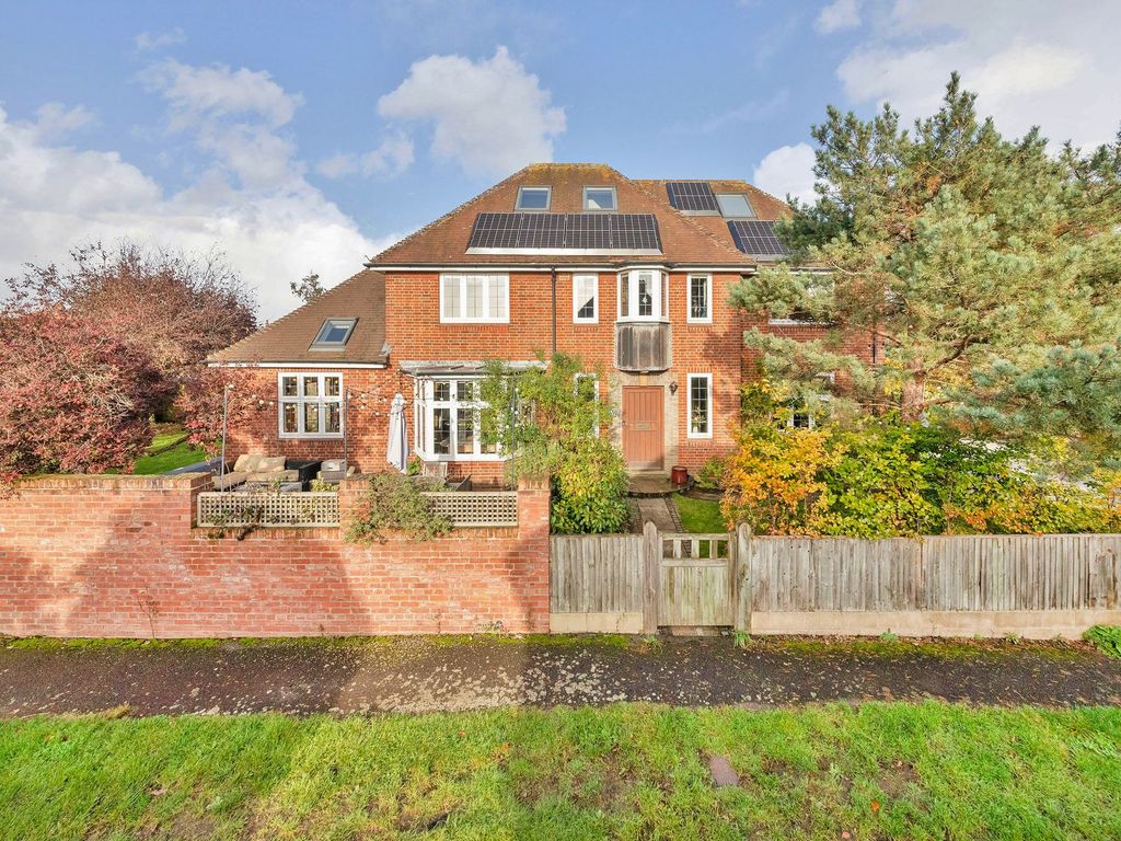5 bed detached house for sale in Oxford Road, Abingdon OX14, £1,200,000
